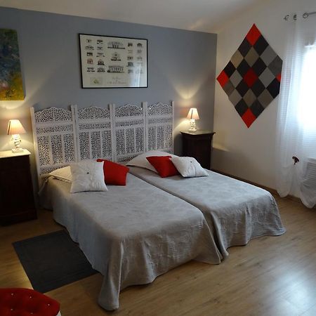 Une Chambre En Ville Savigneux  Cameră foto